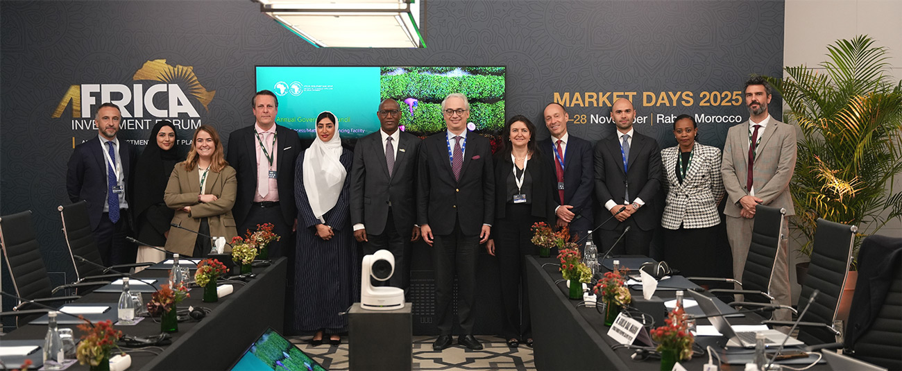 AFDB Vice president Kevin Kariuki (center left), Italy  Representative to the RPFF Governing Council Lorenzo Ortona (center right) and members of the Council in Rabat during the AIF Market Days 